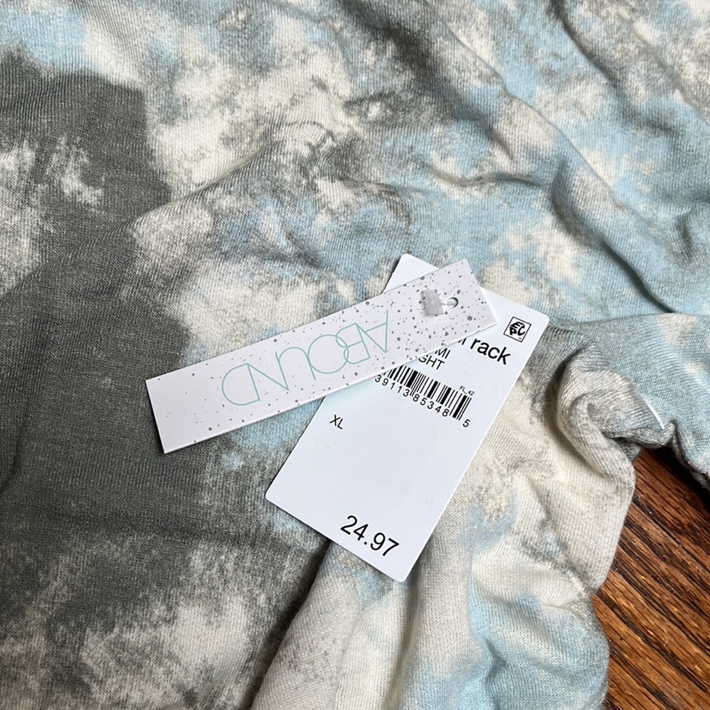 Abound Tie-Dye Quarter-Zip Pullover in Gray and Cream - Picture 4 of 8